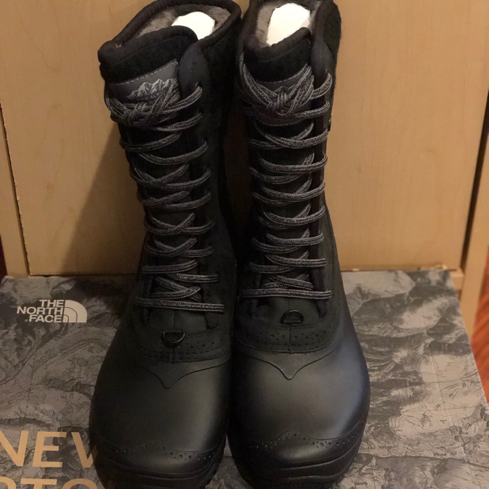 NIB The Northface Boots